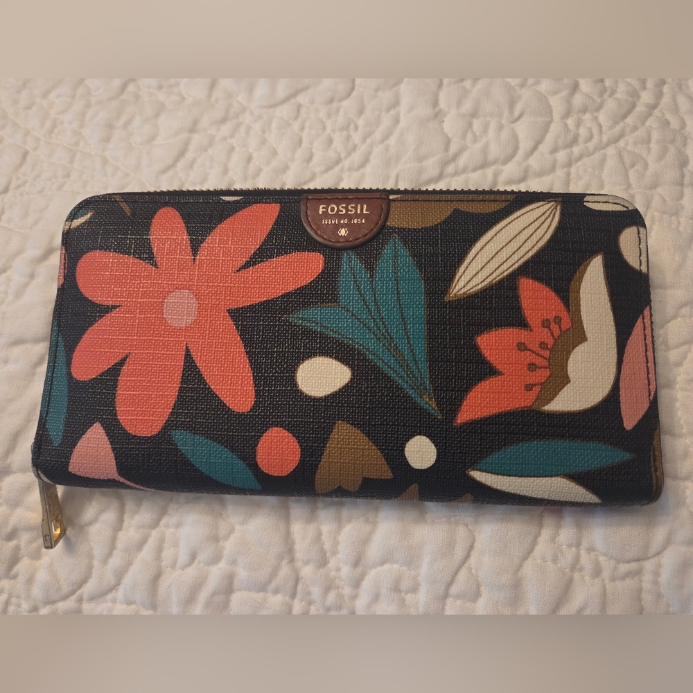 Fossil Women's Floral Black Wallet